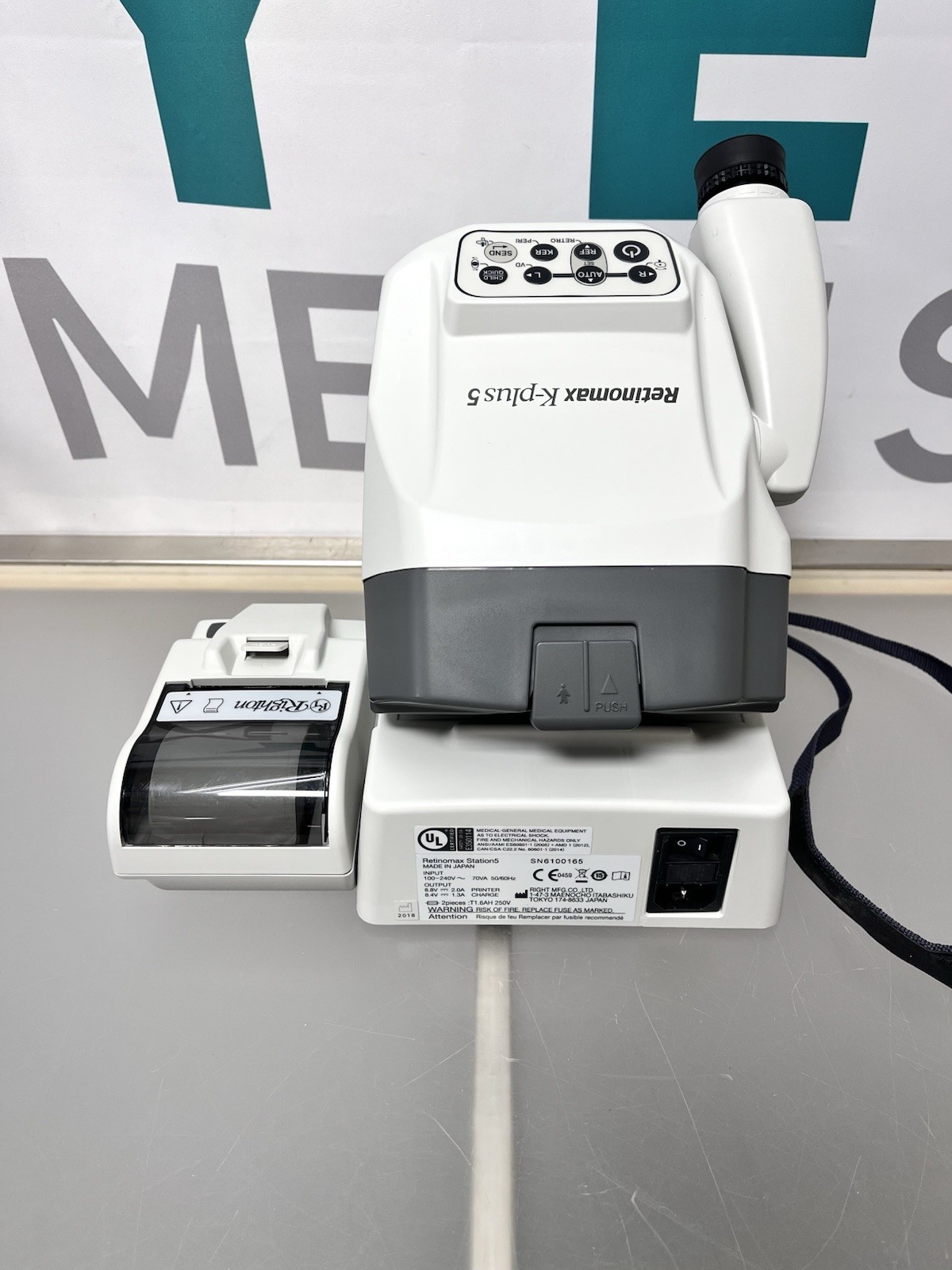 Righton Retinomax K-Plus 5 Handheld Auto Ref/ Keratometer with Charging Station