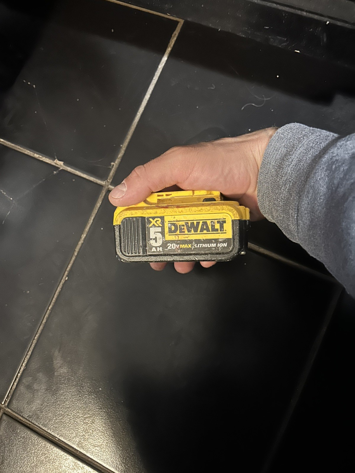 SLIGHTLY USED DEWALT BRUSHLESSSS 20v BANDSAW with TWO!! 20v EXTRA BATTERIES!!