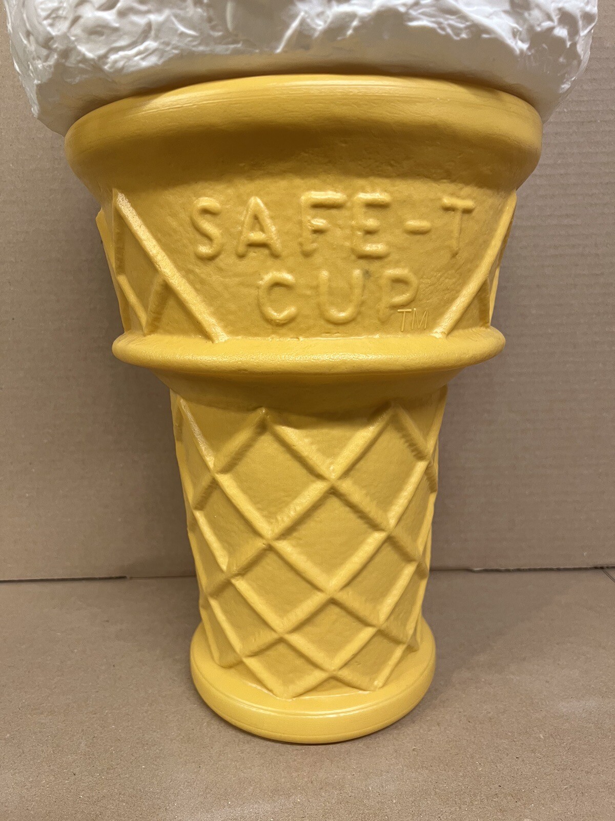 Blow Mold Giant Plastic Ice Cream Cone Display Vanilla SCOOP Safe T Cup