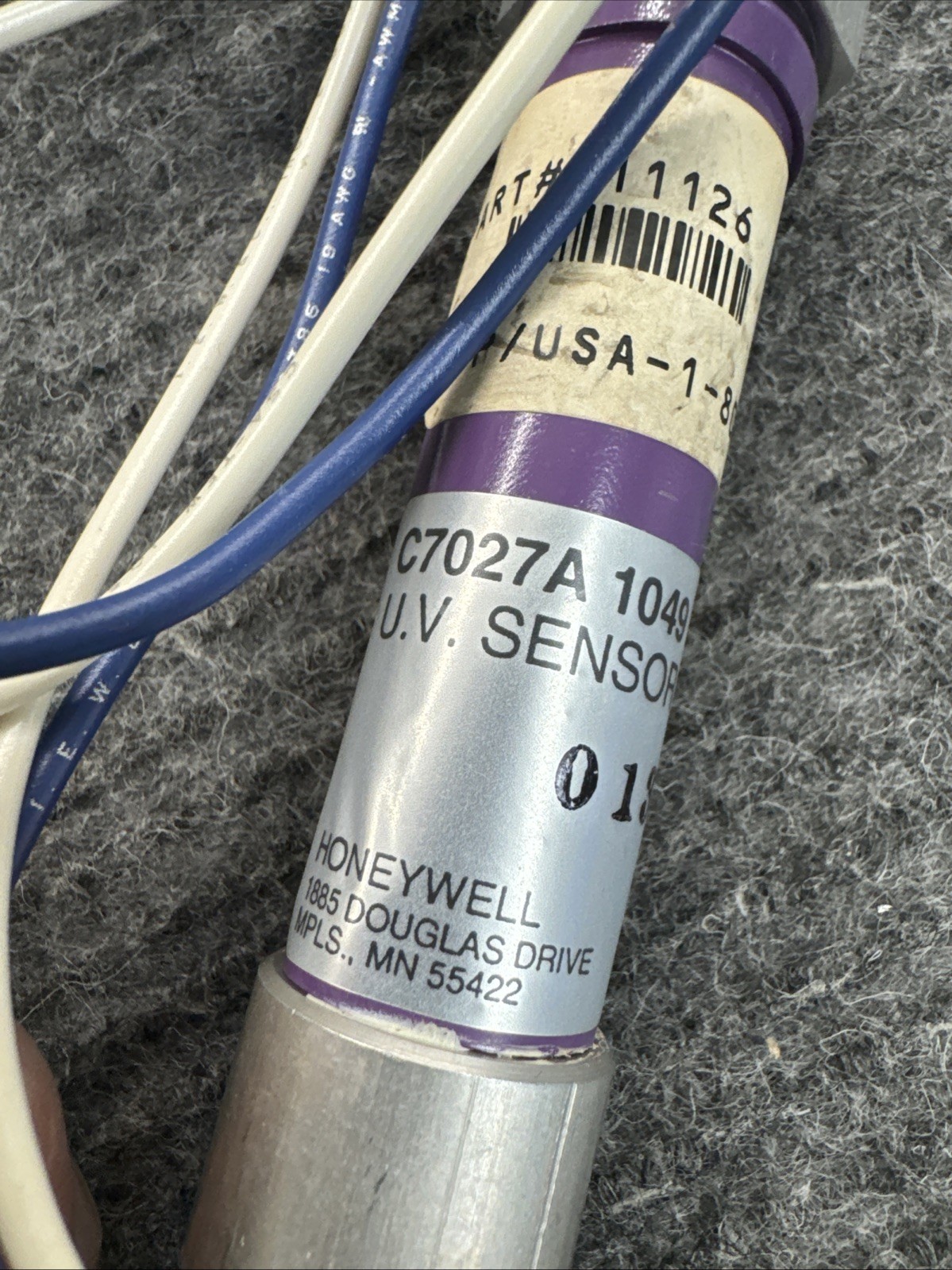 OEM Original Honeywell C7027A1049 C7027A-1049 Flame Detector Sensor 1/2" NPT