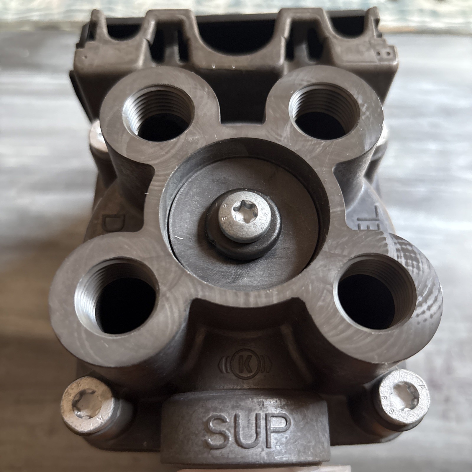 Bendix TABS-6 Standard Trailer ABS Module, Bendix OEM# K109807