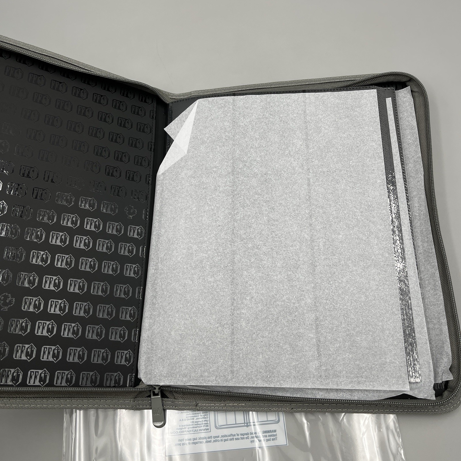 Ultra PRO MTG Final Fantasy Sephiroth Planet’s Heir - 9 Pocket Zip Pro Binder