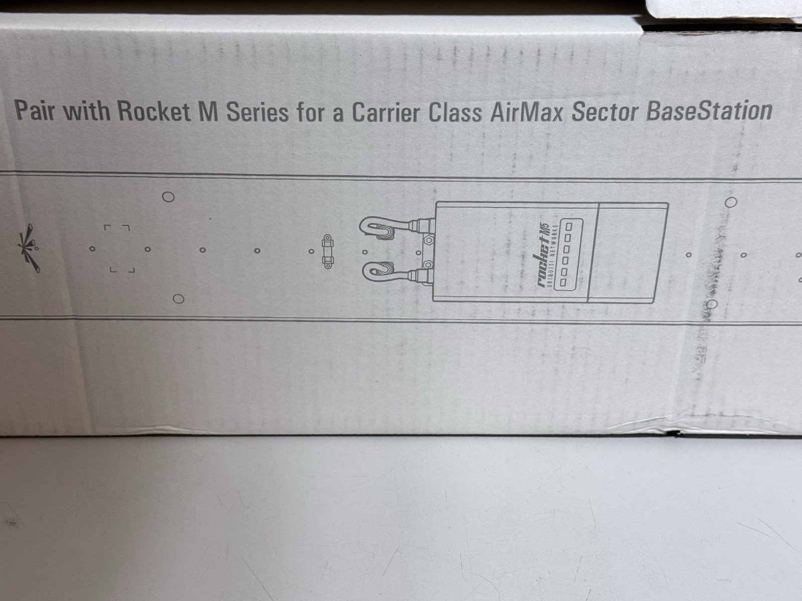 ✔️NEW UBIQUITI AM-2G16 90 Degree 2.4GHZ Air Max Sector Antenna w/ mount hardware