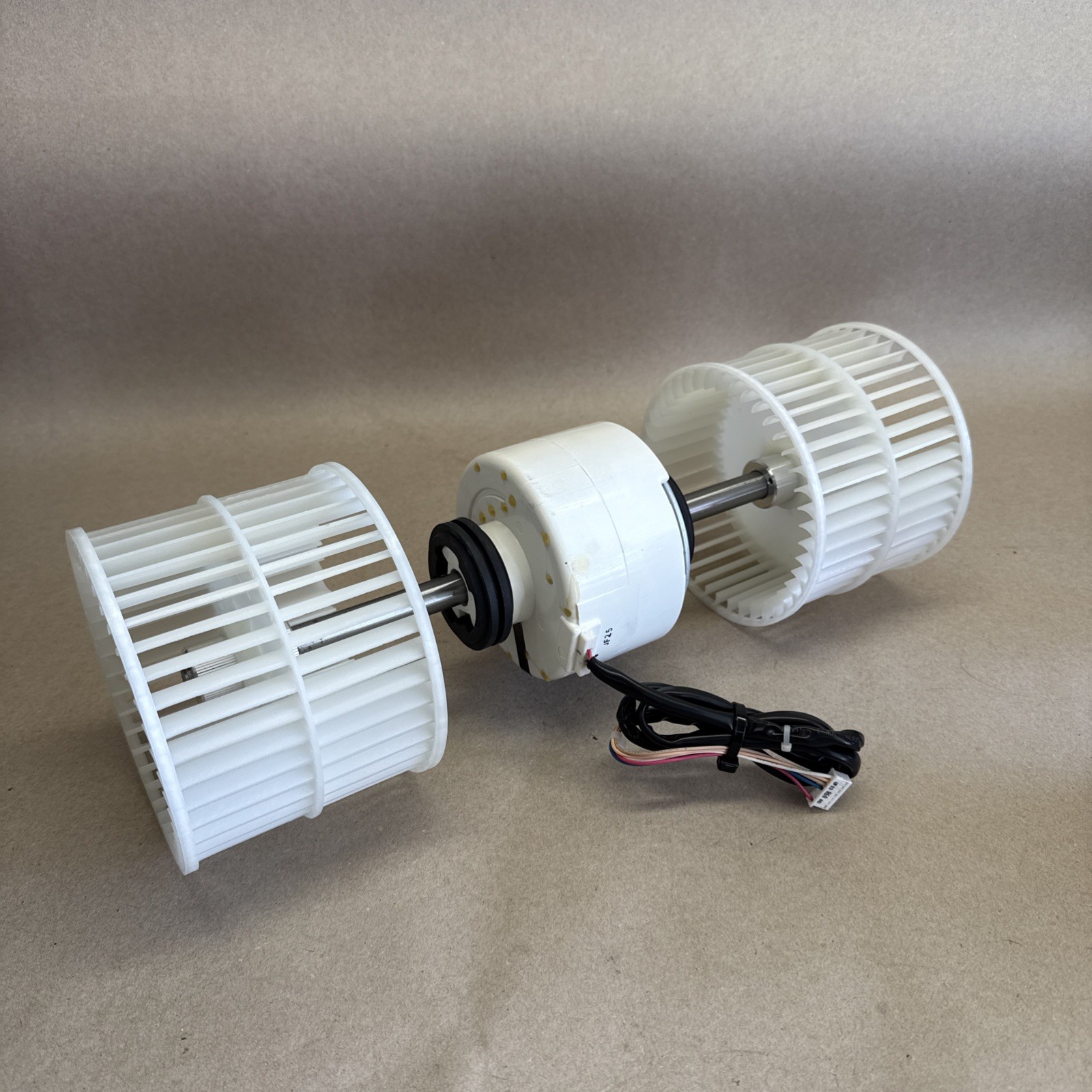 DC340V 8P 96W Motor Air Conditioner Inverter DC Fan SIC-70CW-D8114-1 KR61B218H01