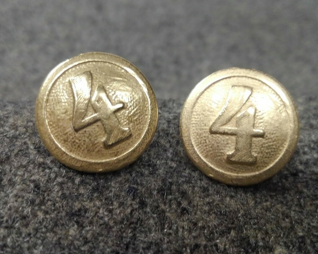 WWI German 4th Kompanie Buttons 1910 in brass, unpainted buttons by the pair