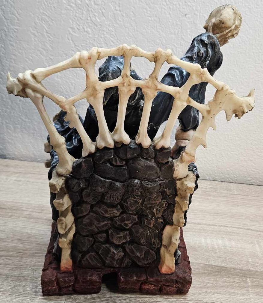 Soul Collector Grim Reaper Fountain of Despair- Spencers Gifts- Halloween Skulls