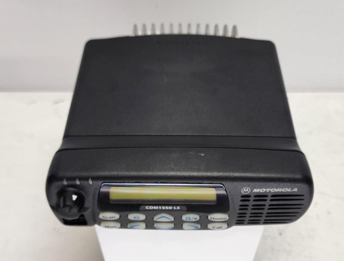 Motorola CDM1550 LS VHF 136-174 MHz 40 Watt 160 Channel (Complete Kit)