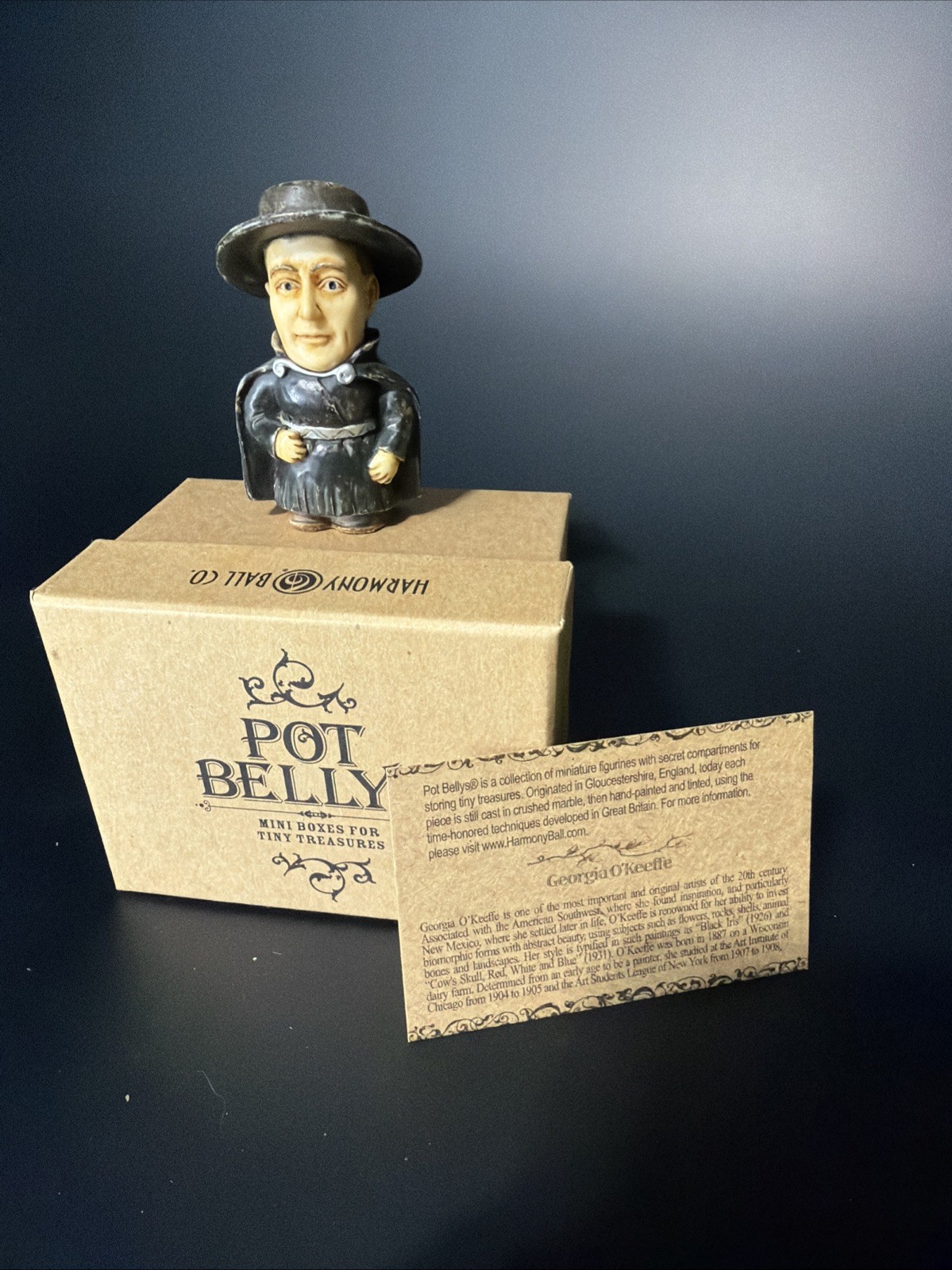 Georgia O’Keeffe Pot Belly Retired Figurine w Box Card Skull Flower Inside