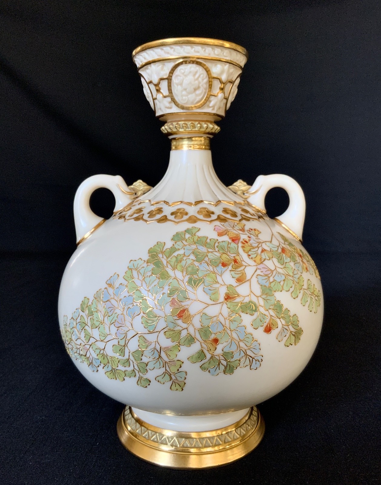ANTIQUE ROYAL WORCESTER GILT & PAINTED HANDLED VASE C. 1884-1889  #1109  8 7/8"H