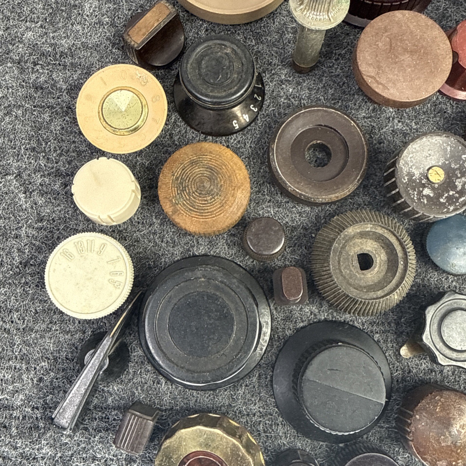 50+ Vintage Radio / TV / Equipment Knobs Used Midcentury Plastic Bakelite LOT