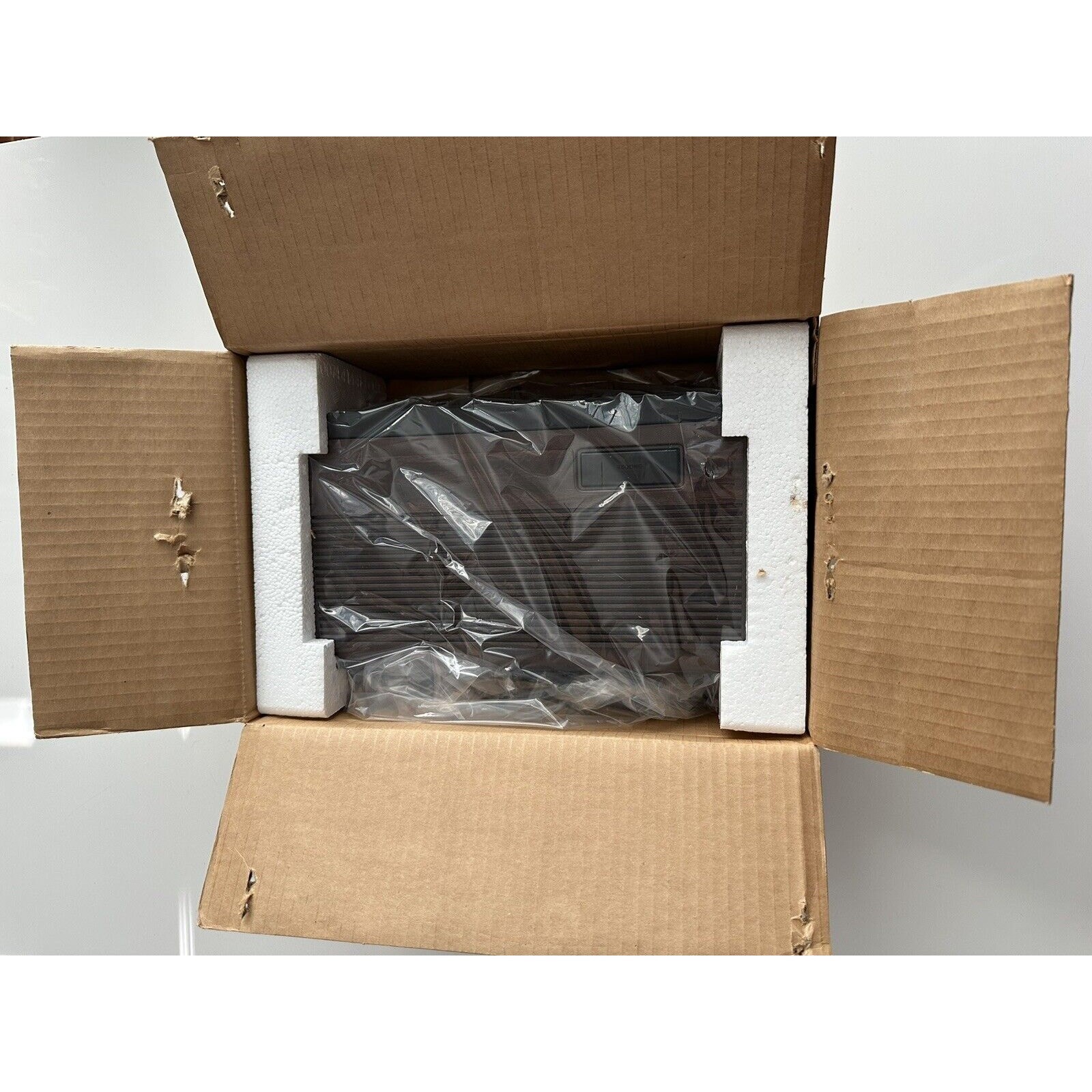 VINTAGE *NEW* 1980's Sanyo RM 5300 Walnut LED Alarm Clock Radio