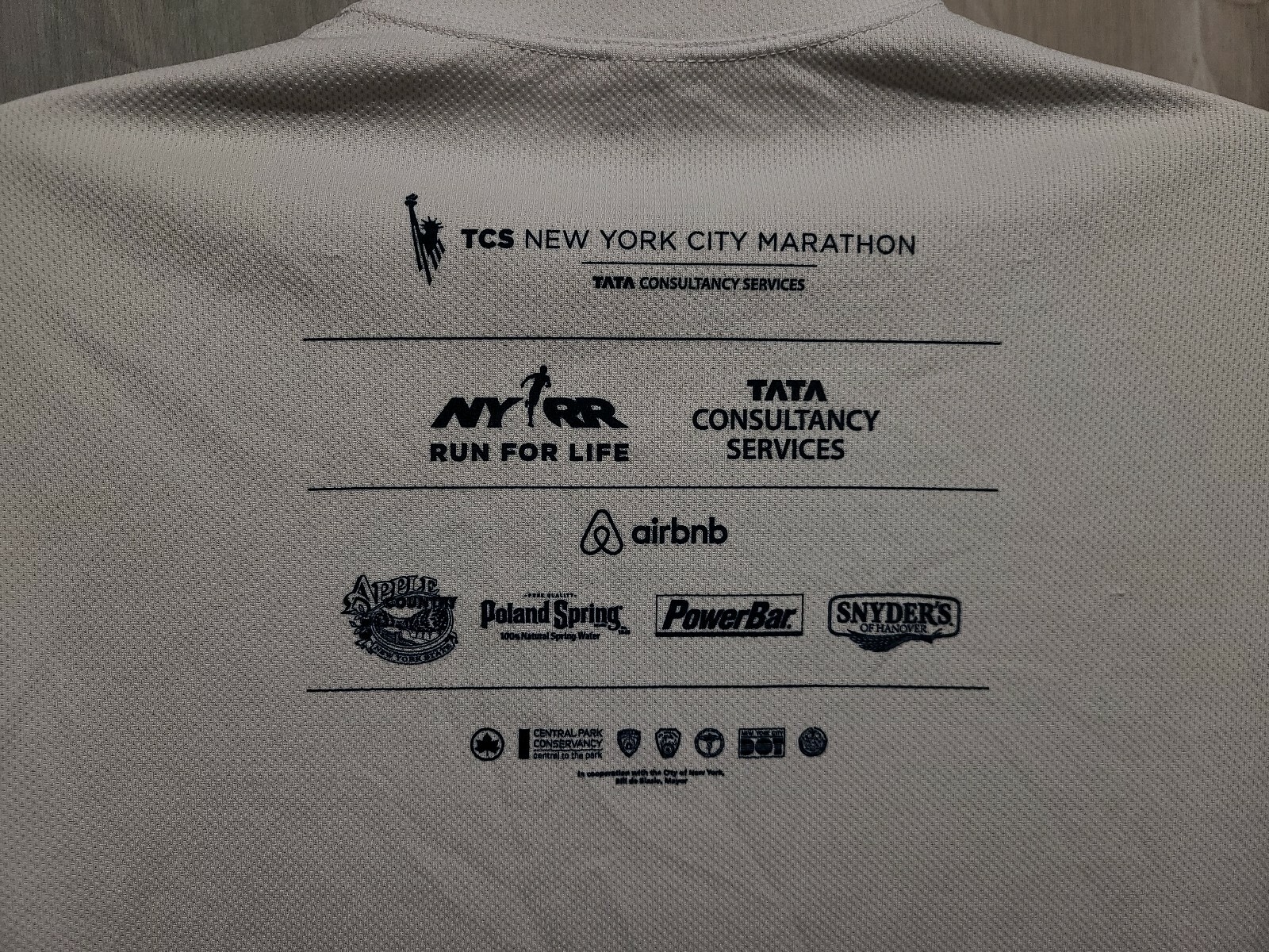 NYRR Dash to the Finish Line 5k Run Adult Medium White Long Sleeve Jersey