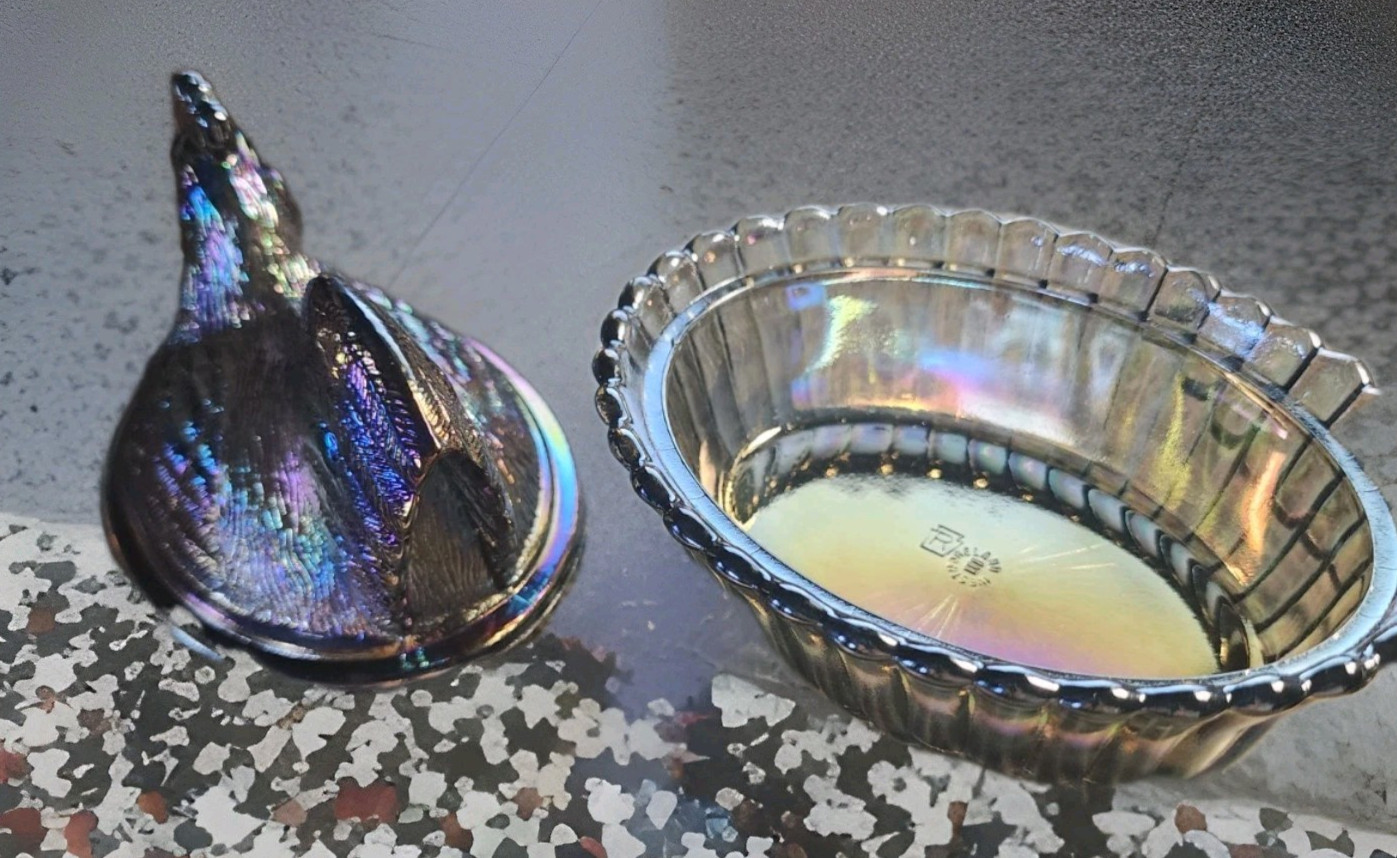 5" Rooster With Split Tail on a Ribbed Nest Titanium Carnival Westmoreland Mould