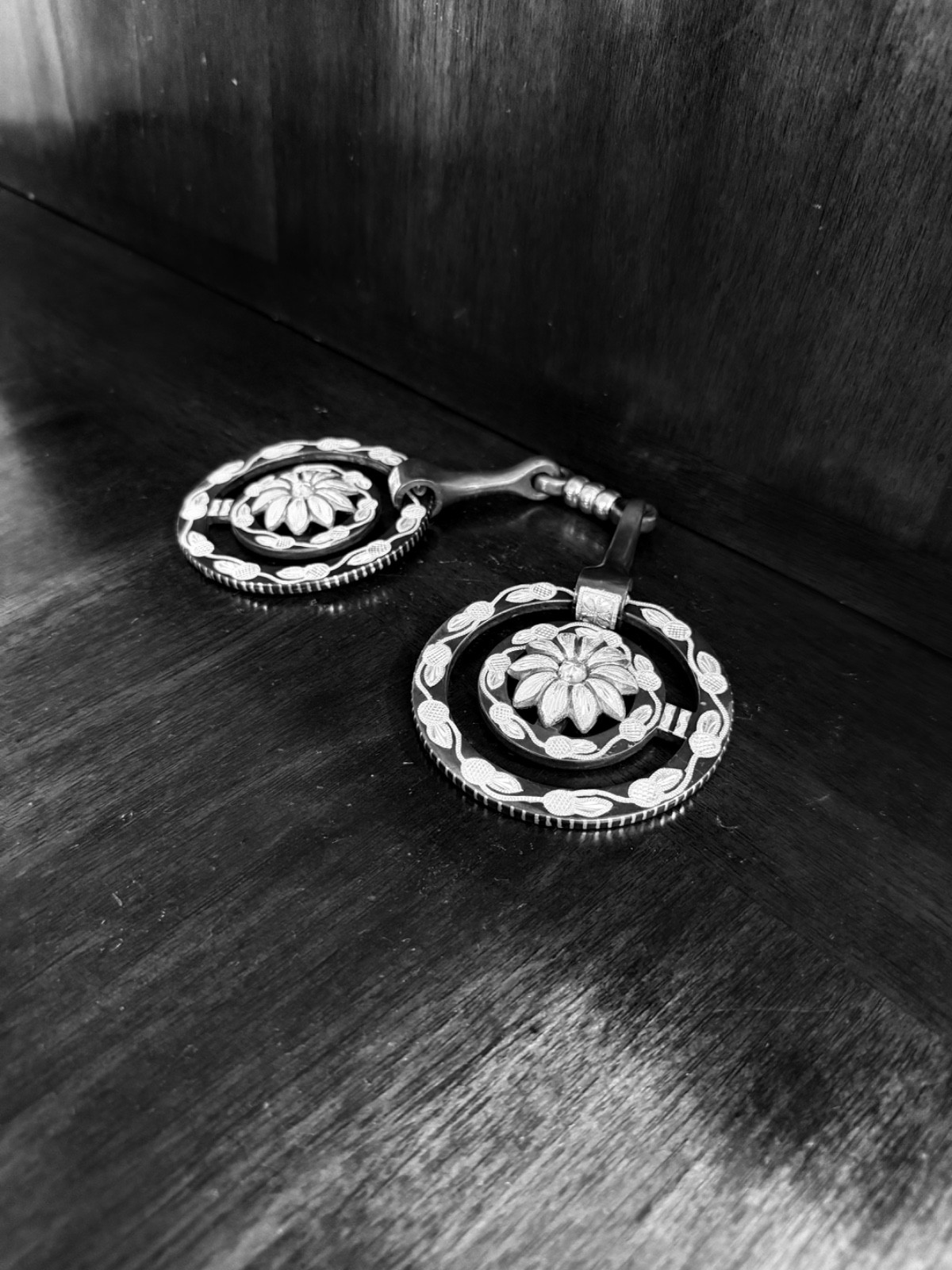 CLASSIC HANDMADE STERLING SILVER INLAY ACORNS SNAFFLE BIT MAKER MARKED GARCIA