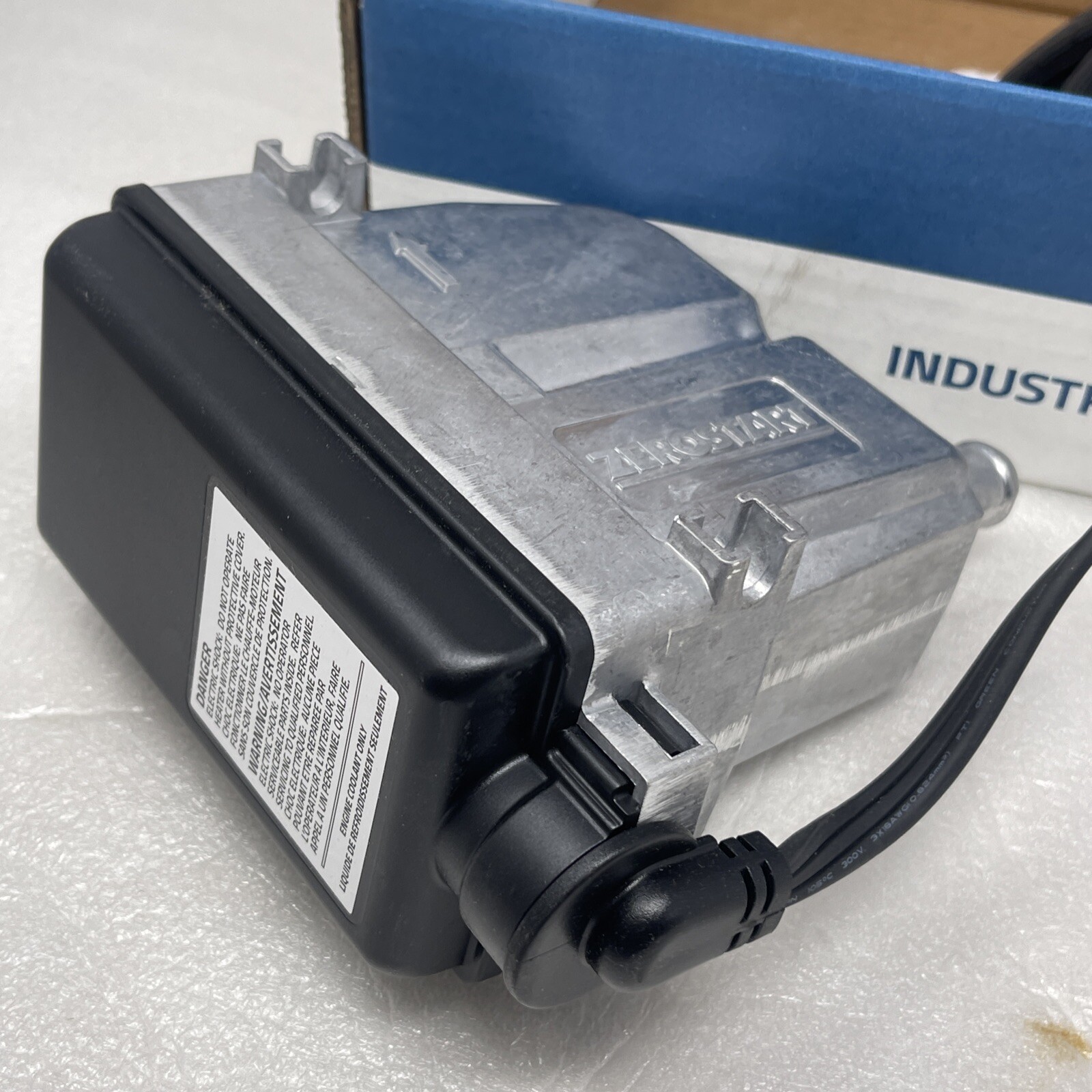 Phillips & Temro Zerostart Circulation Tank Heater, 1000W, 120 VAC, 3309041