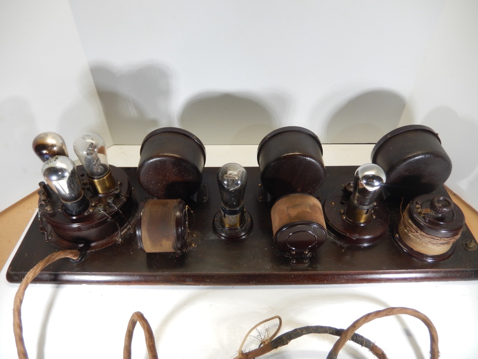 ATWATER KENT MODEL 10C BREADBOARD RECEIVING RADIO & AIRLINE HEADPHONES UNTESTED