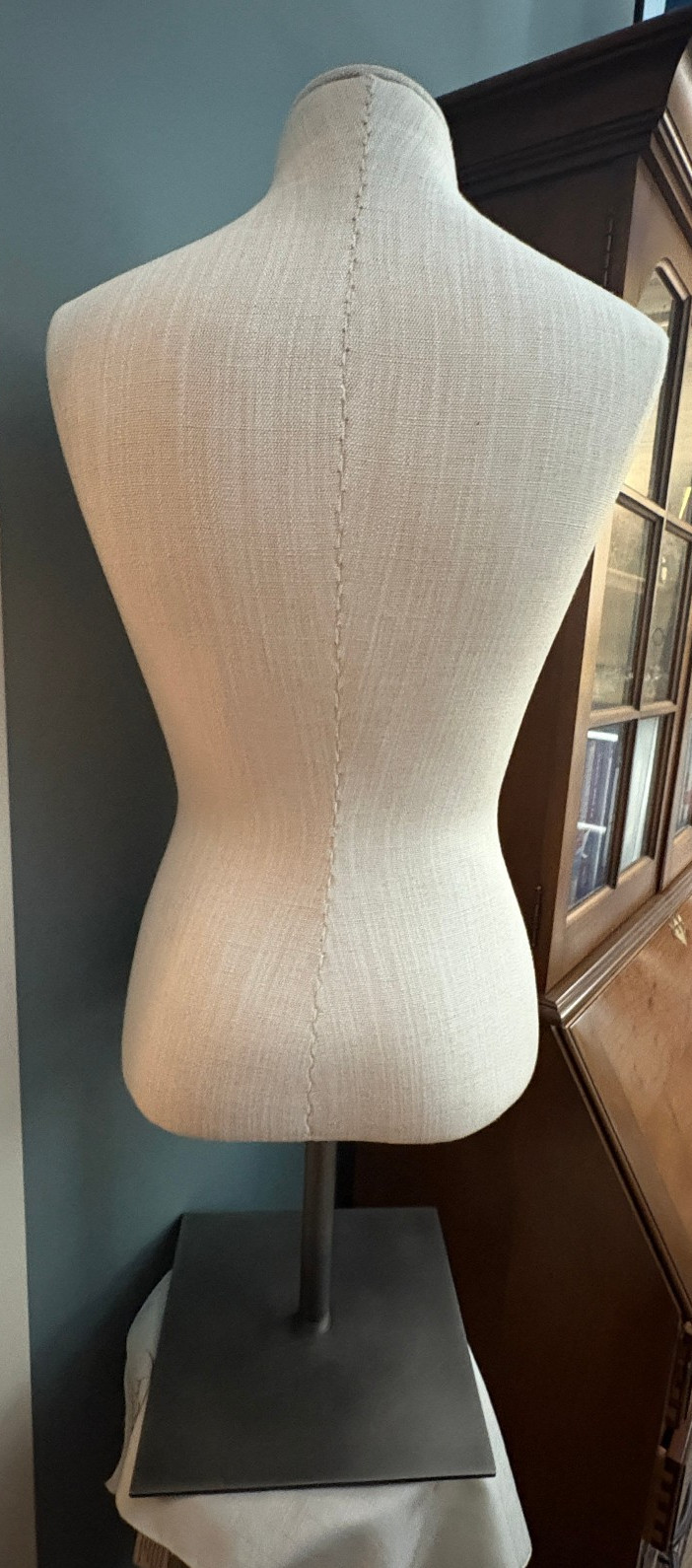 Female Mannequin Linen Torso Bust 25.5” Store Display Chest Form w/ Metal Stand