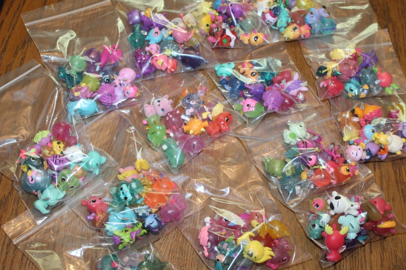 Hatchimals COLLEGGTIBLES Random LOT Bag (10) Assorted CUTE Seasons NO DUPLICATES