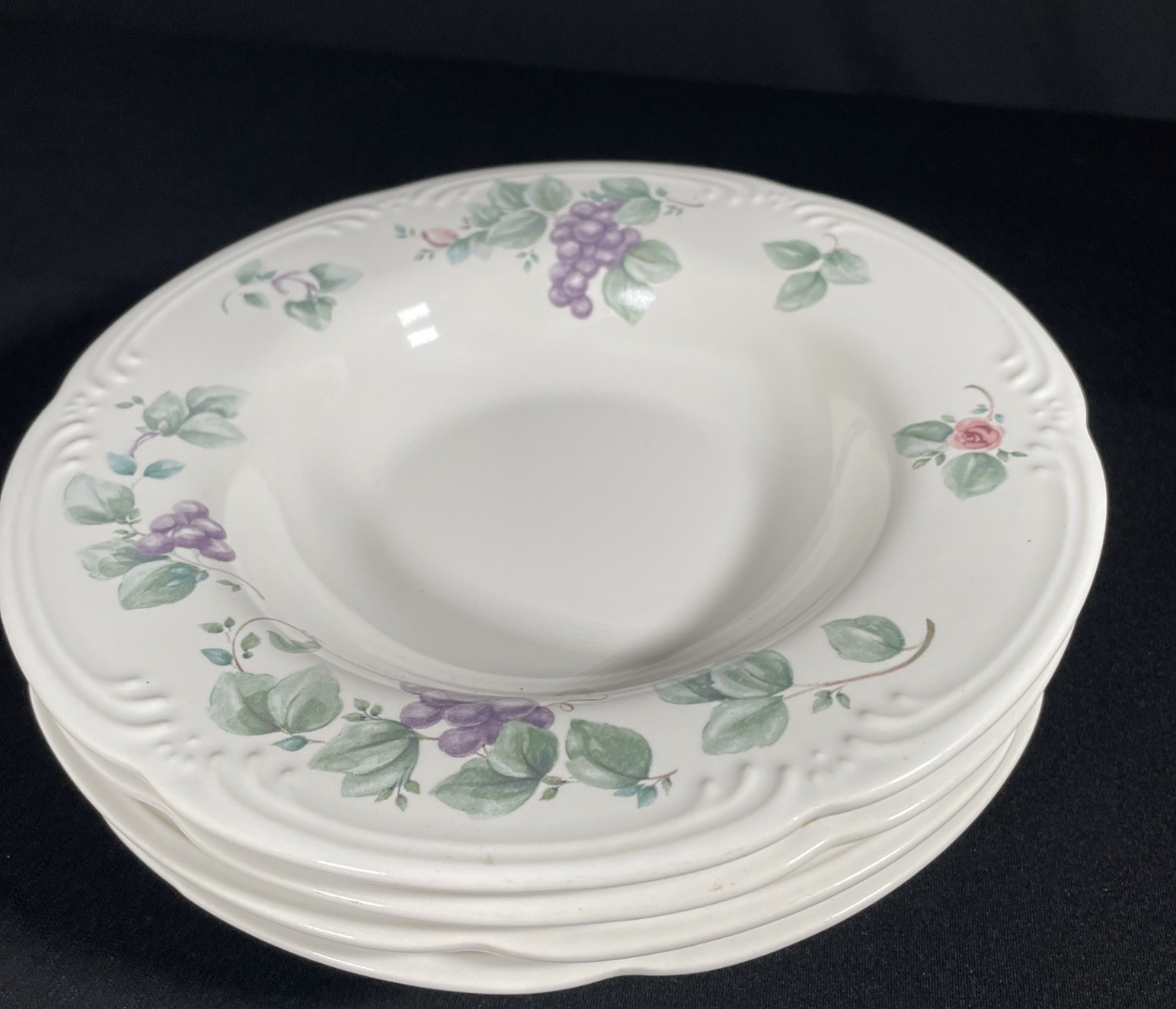 Pfaltzgraff ~ Grapevine ~ 9" Large Rim Soup Bowls. Set of 4.