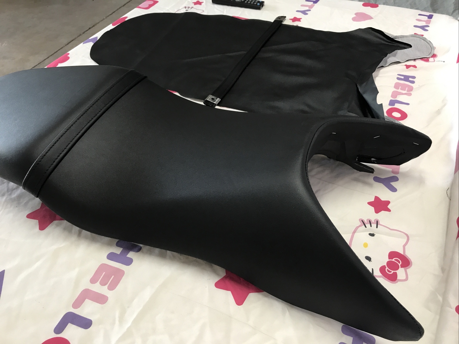 HONDA CBR600 CBR600F4 SEAT COVER CBR 600F4 1999 - 2007 + STRAP (H*-26)
