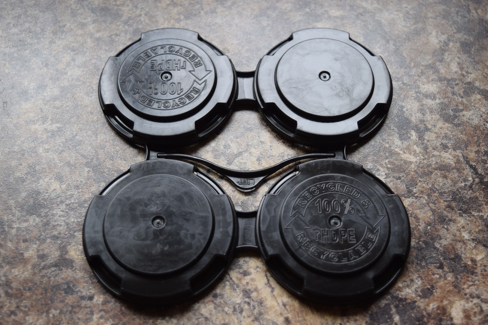 250 PakTech Black 4-Pack Plastic Can Carriers