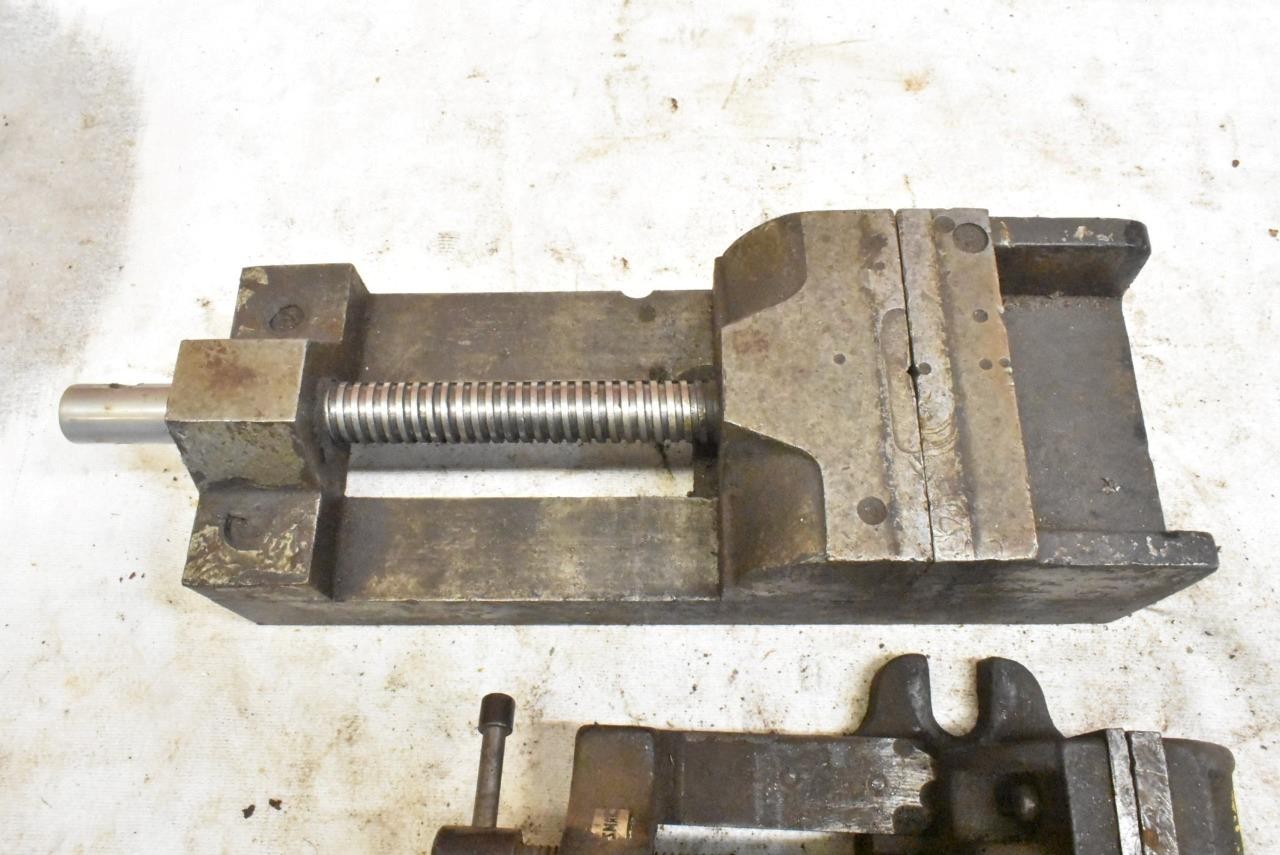 2 Vintage Machinist Vises Vise Craftsman 3" & 4" no name