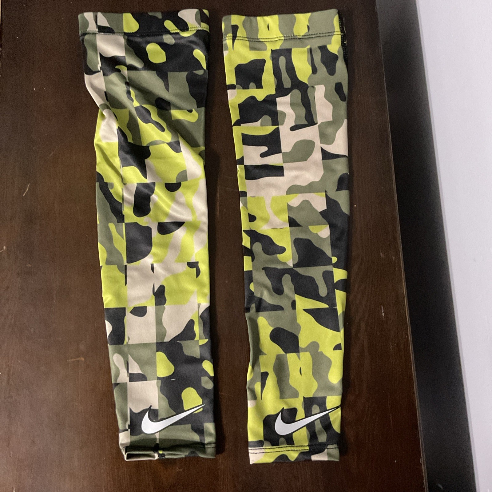 Nike Pro Dri-Fit Sleeves Camo Baseball Sleeves Mens Small/Medium