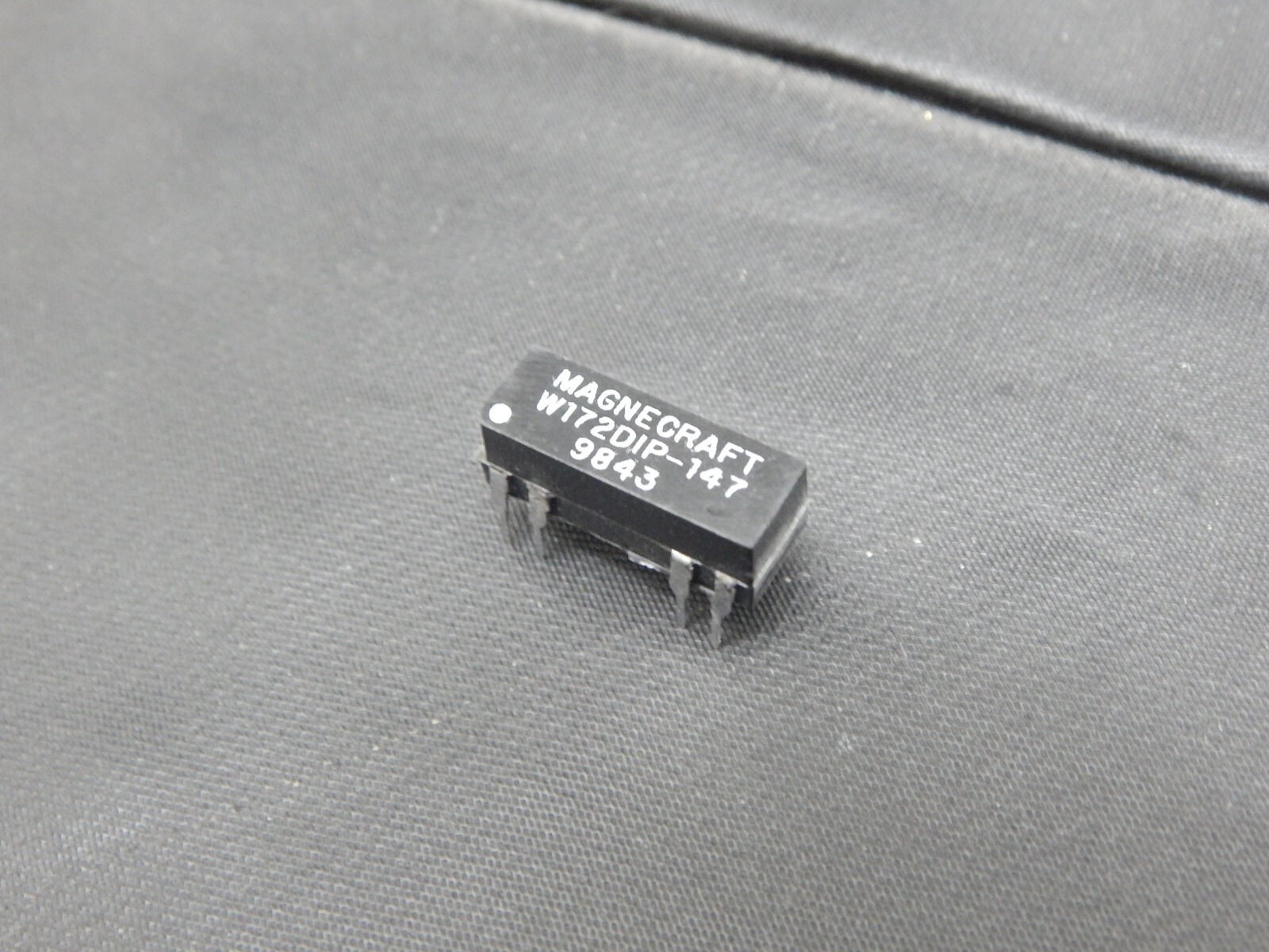 MAGNECRAFT W172DIP-147 REED RELAY - USA SELLER FAST SHIPPING