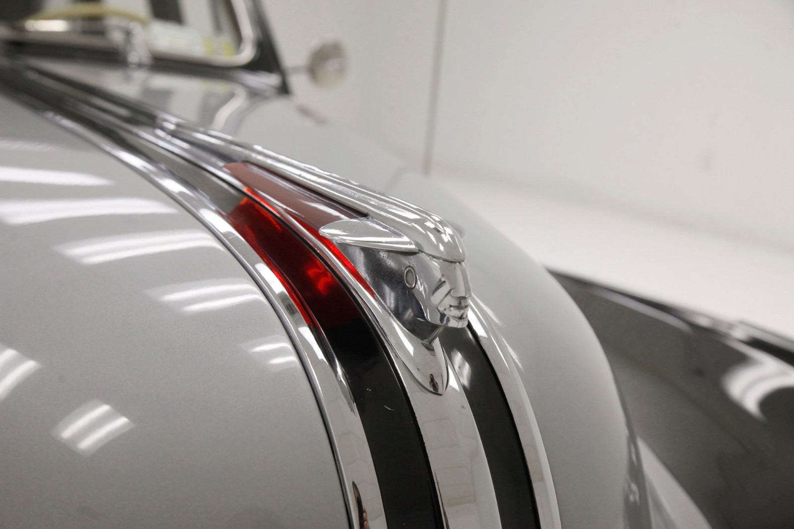 Original 1948 Pontiac Hood Ornament Chieftain 510565 - Vintage & Excellent!