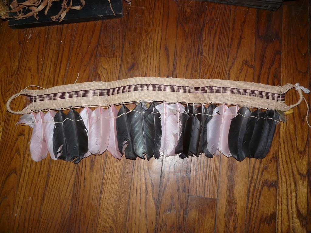 WAIWAI BRAZIL AMAZON INDIAN SHAMAN BASKET WITH HEADDRESS