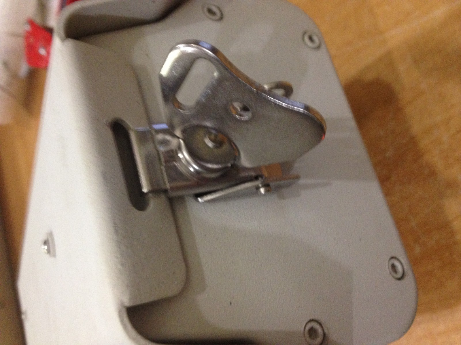 PELCO CAMERA C10DN-6 24V~ W/ ENCLOSURE EH3512 (J1)