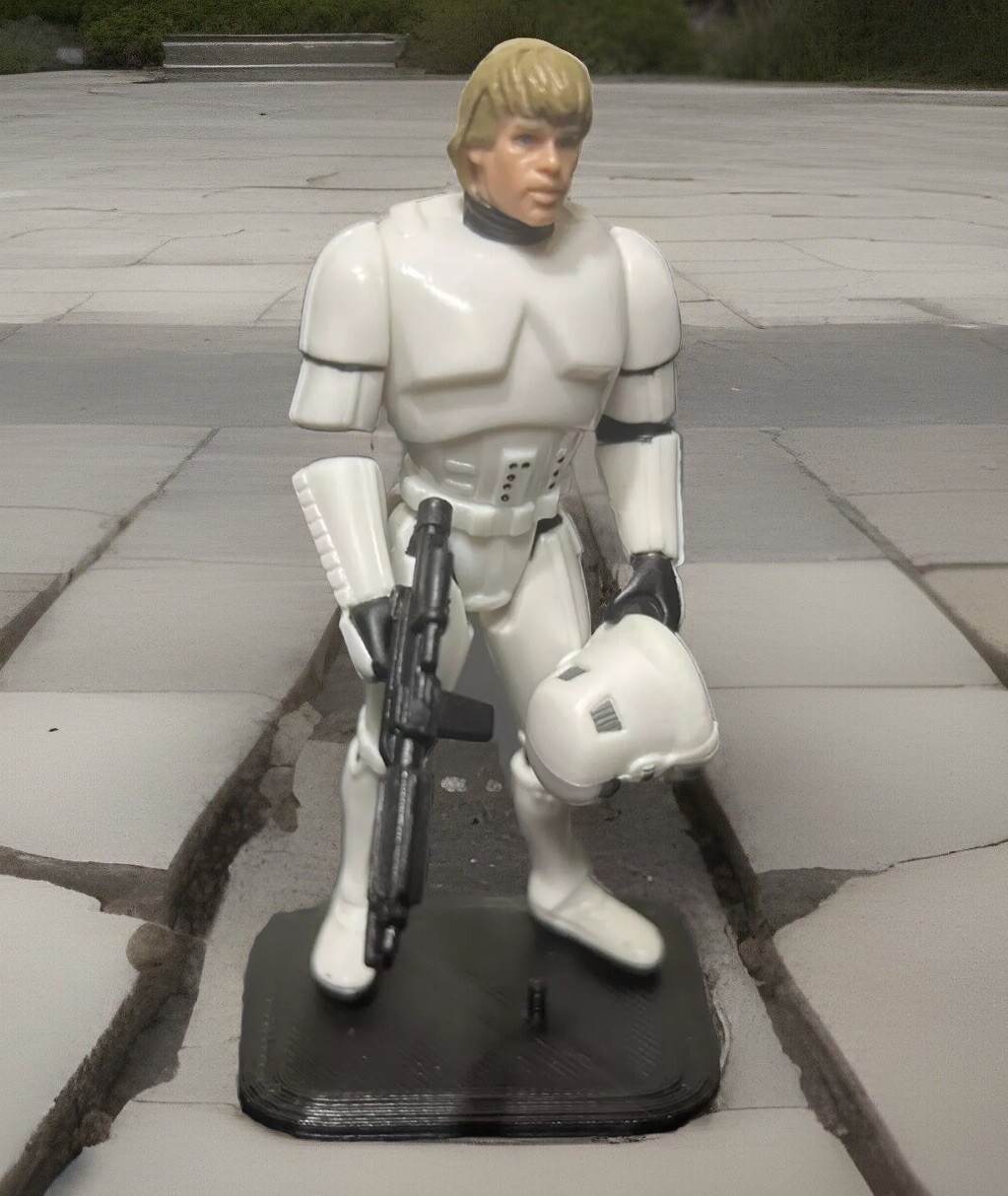 POTF Star Wars action figure stands. QTY 30