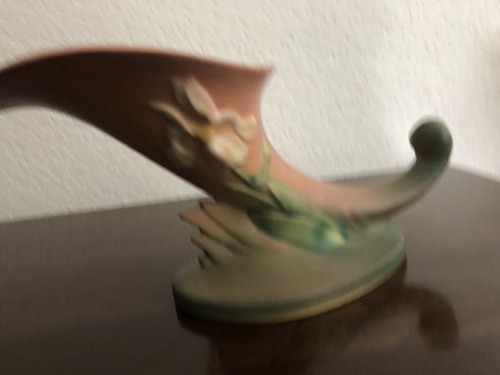 Roseville IRIS PINK CORNUCOPIA VASE 132-8" Outstanding! Pottery 1938 Vintage