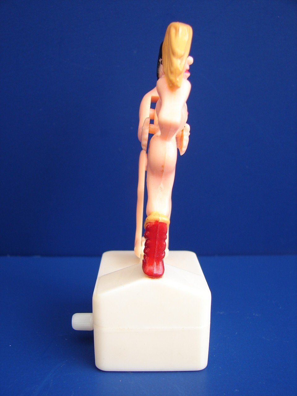 Vintage 1999 Adult Novelty Wind Up Action FUN LOVING COUPLE Toy Pipeline Product