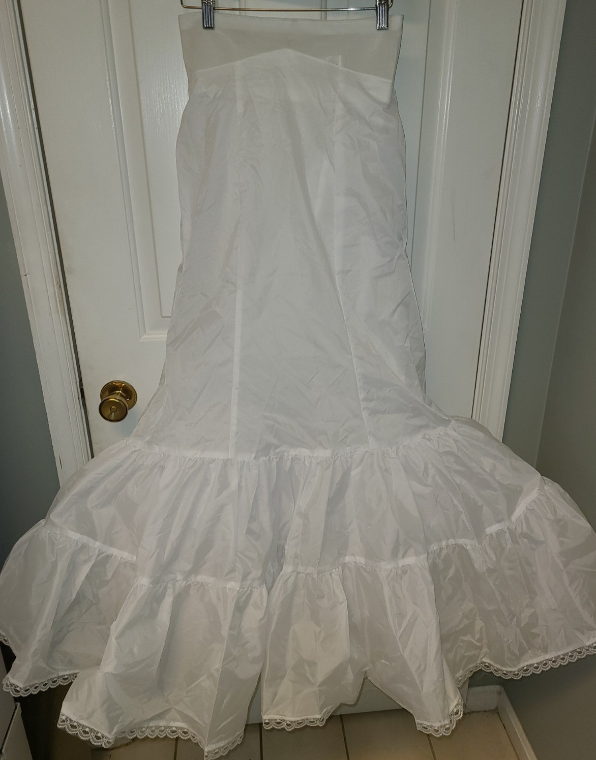 NWT David’s Bridal Fit and Flare Slip SZ 6 White 550 Style Zipper 100% Nylon