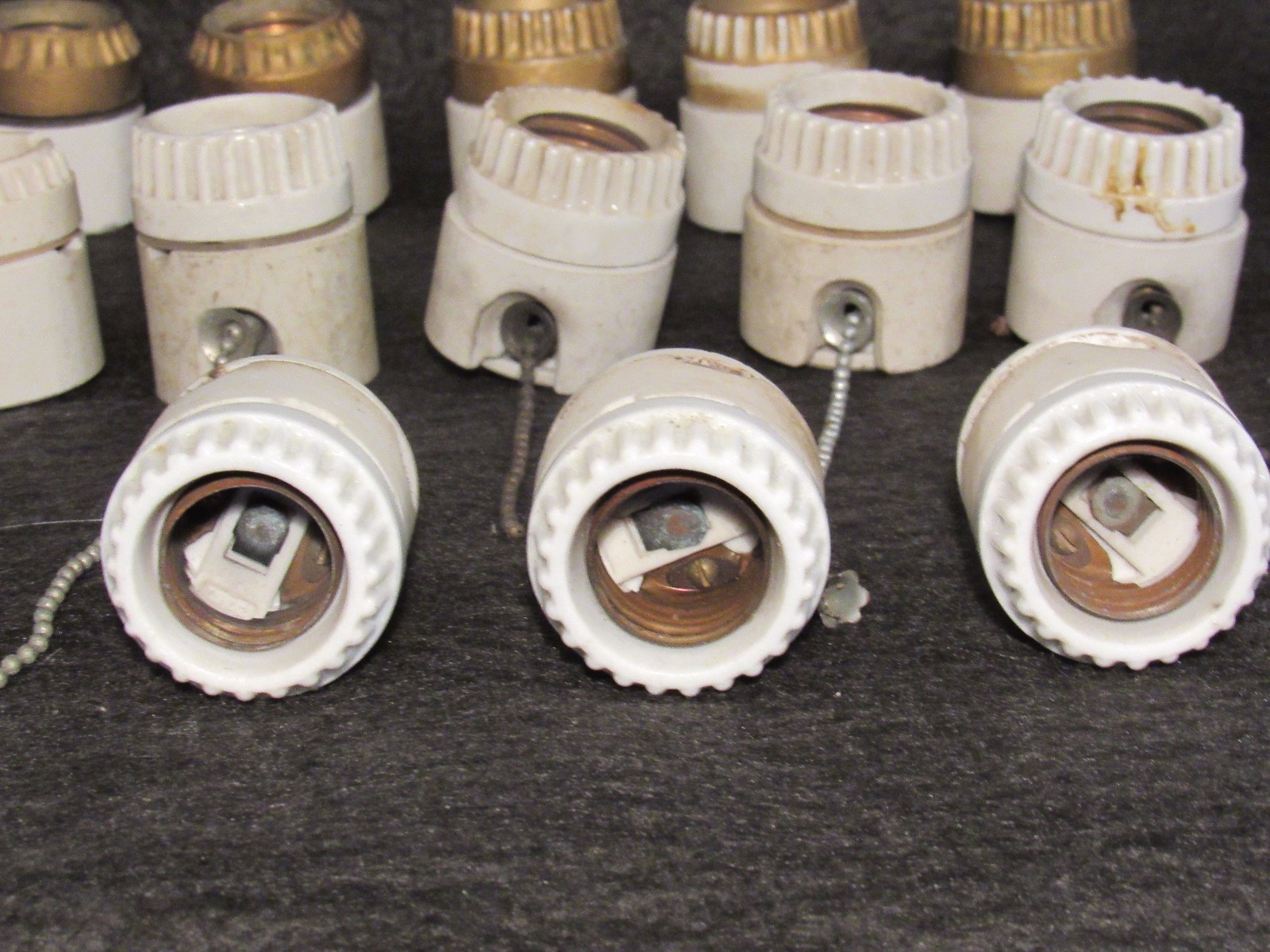 1 Antique Medium Base Two Piece Screw Top Switched Porcelain Light Socket Switch