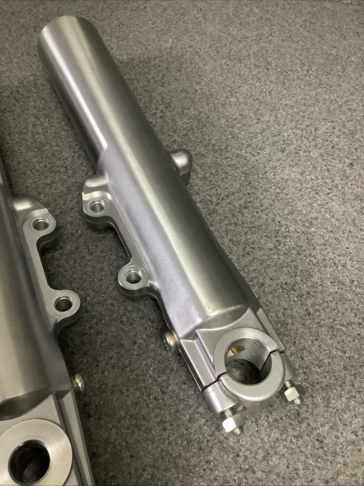 Harley Davidson 46495-06 / 46502-06 09-13 Touring Right Left Fork Slider (M56B)