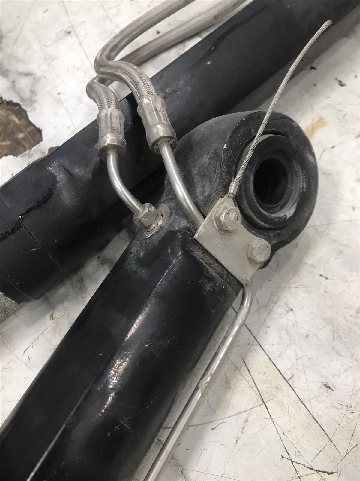 Mercury marine MerCruiser Alpha Bravo trim tilt lift hydraulic cylinders NO SALT