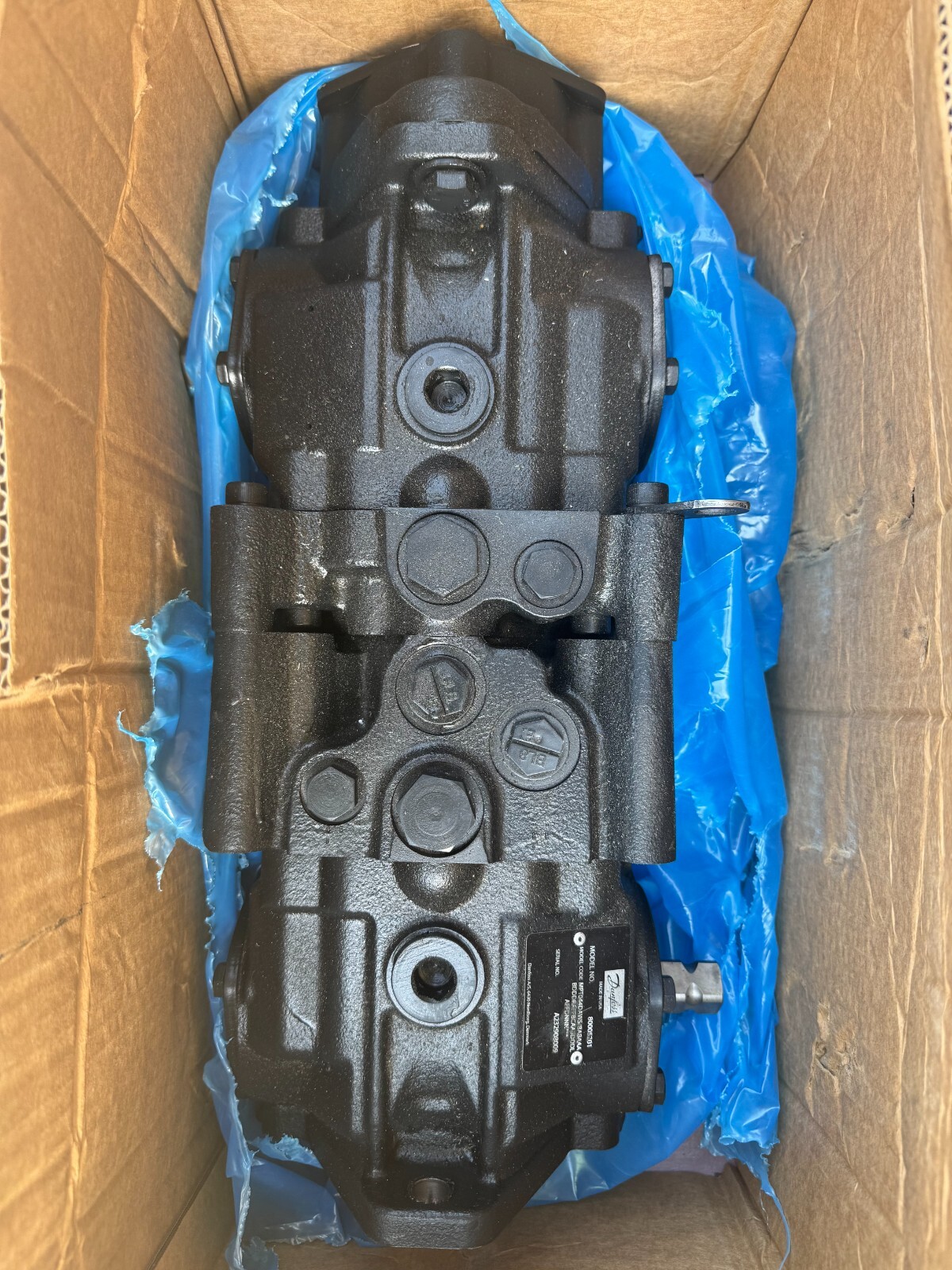 Tandem Danfoss MPT044DAWSJBABAAA Hydraulic Axial Piston Pump Series 40