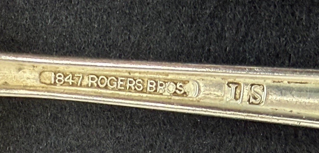 1847 Rogers Bros ETERNALLY YOURS Silver Plate Flatware 5 Salad/Dessert Forks