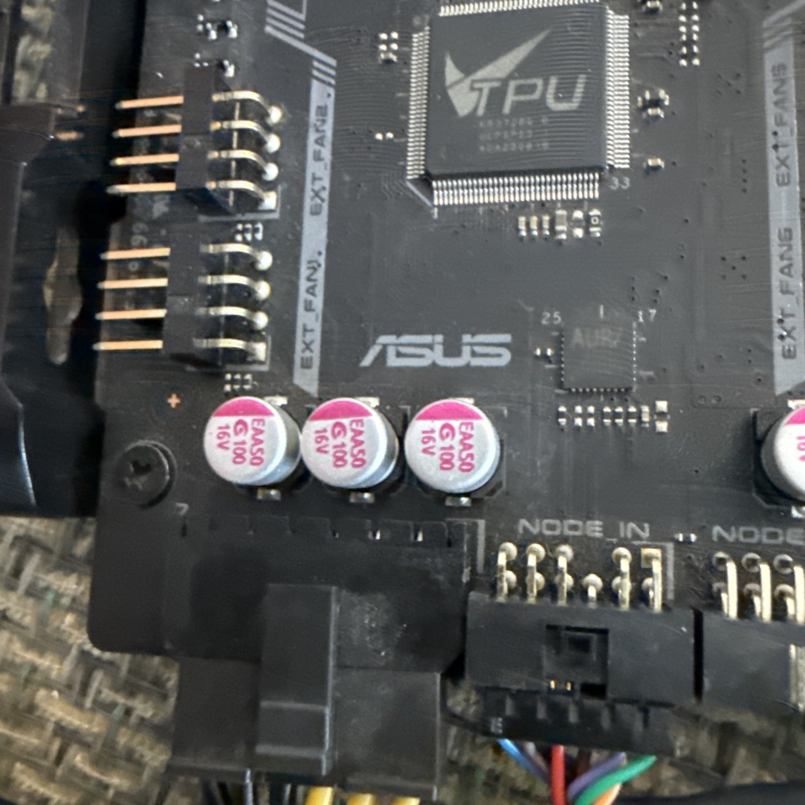 ASUS Fan Extension Card II ROG Maximus Extreme MC06N0 + Cables With Caddy