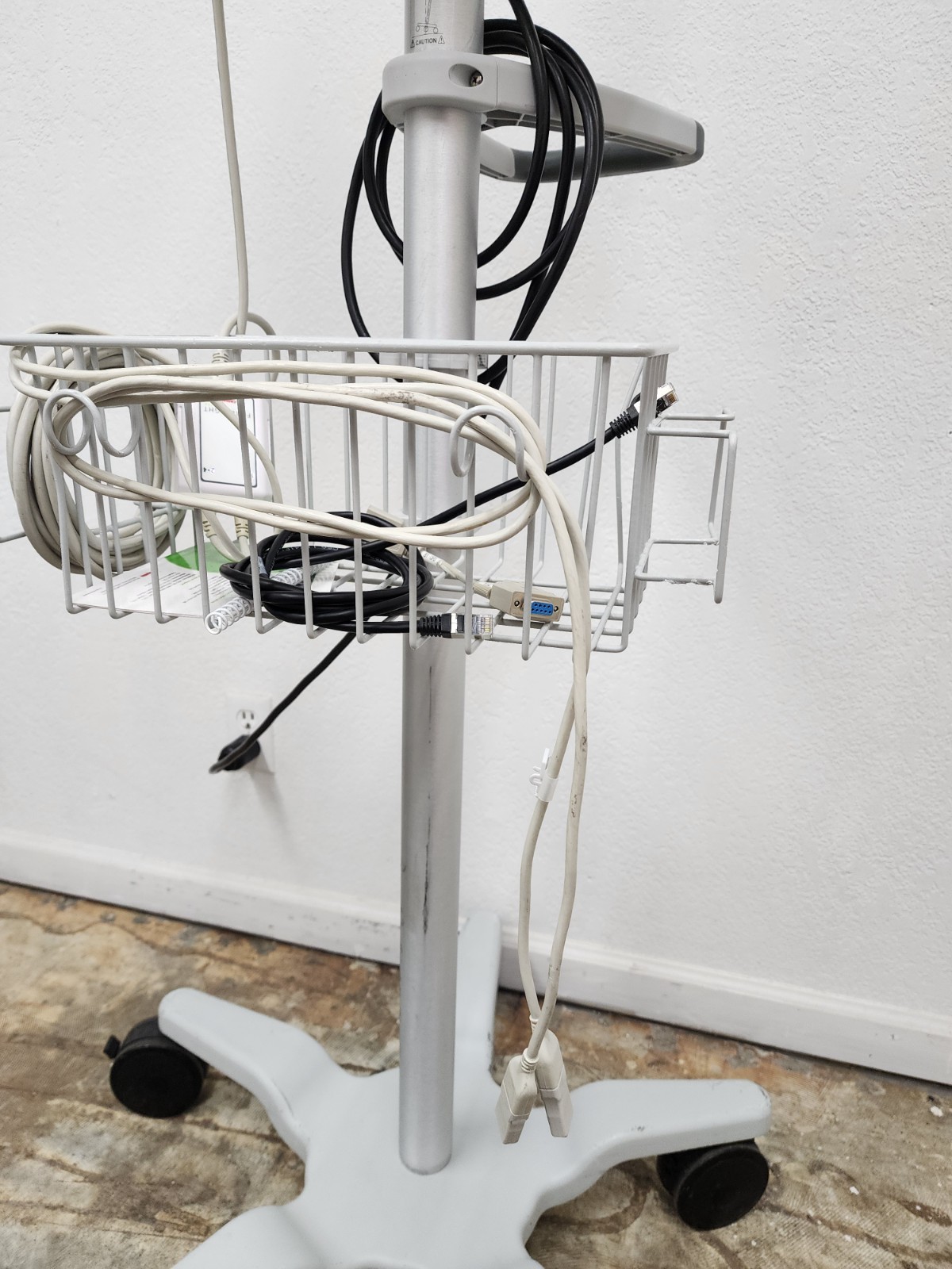 CasMed 01063000 Fore-Sight Elite Absolute Tissue Oximeter with Roller Stand