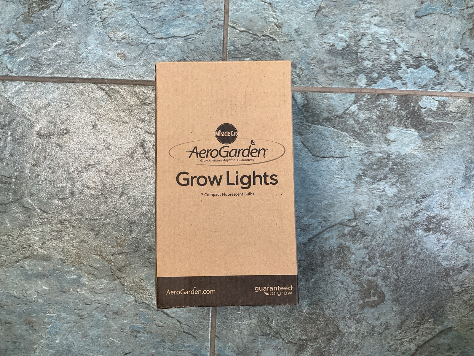 NEW AeroGarden 970914-0208 Fluorescent Grow Lights Miracle-Gro Model 100340