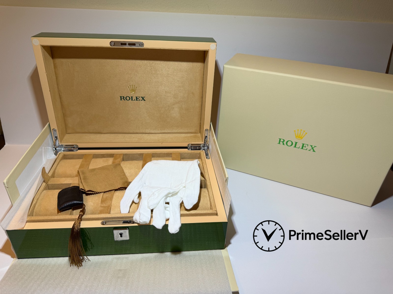 Luxury 10-Slot Green Wooden Watch Box – Premium Display Storage Case