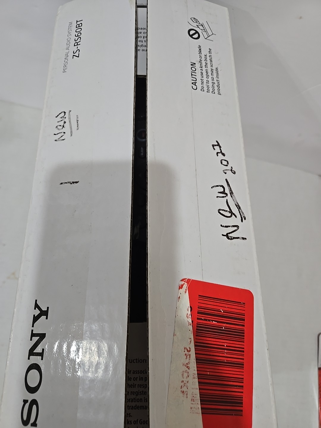 Sony ZS-RS60BT Bluetooth Mega Bass, AM/FM, USB, CD Boombox Black w/ Box & Manual