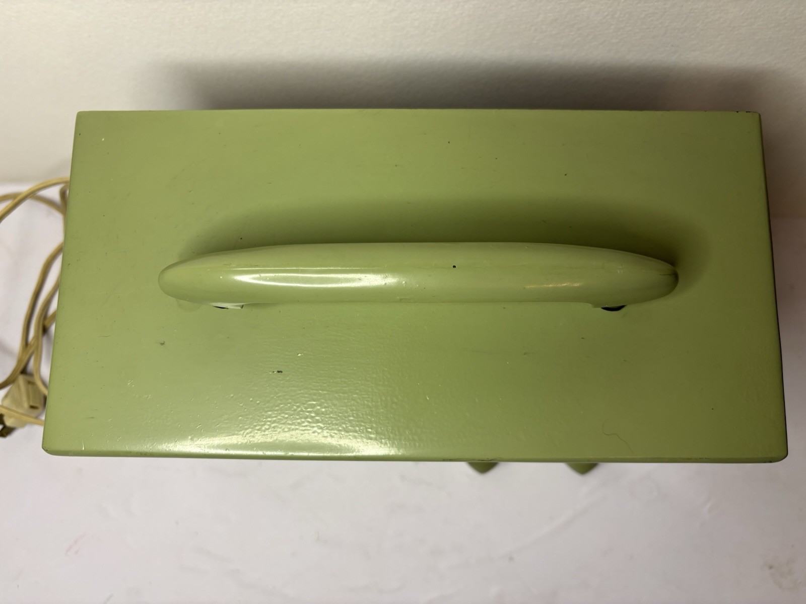 Vtg 1930s Emerson "Bullseye" Tube Radio - Green - Works! Art Deco MCM 8CW-334-2