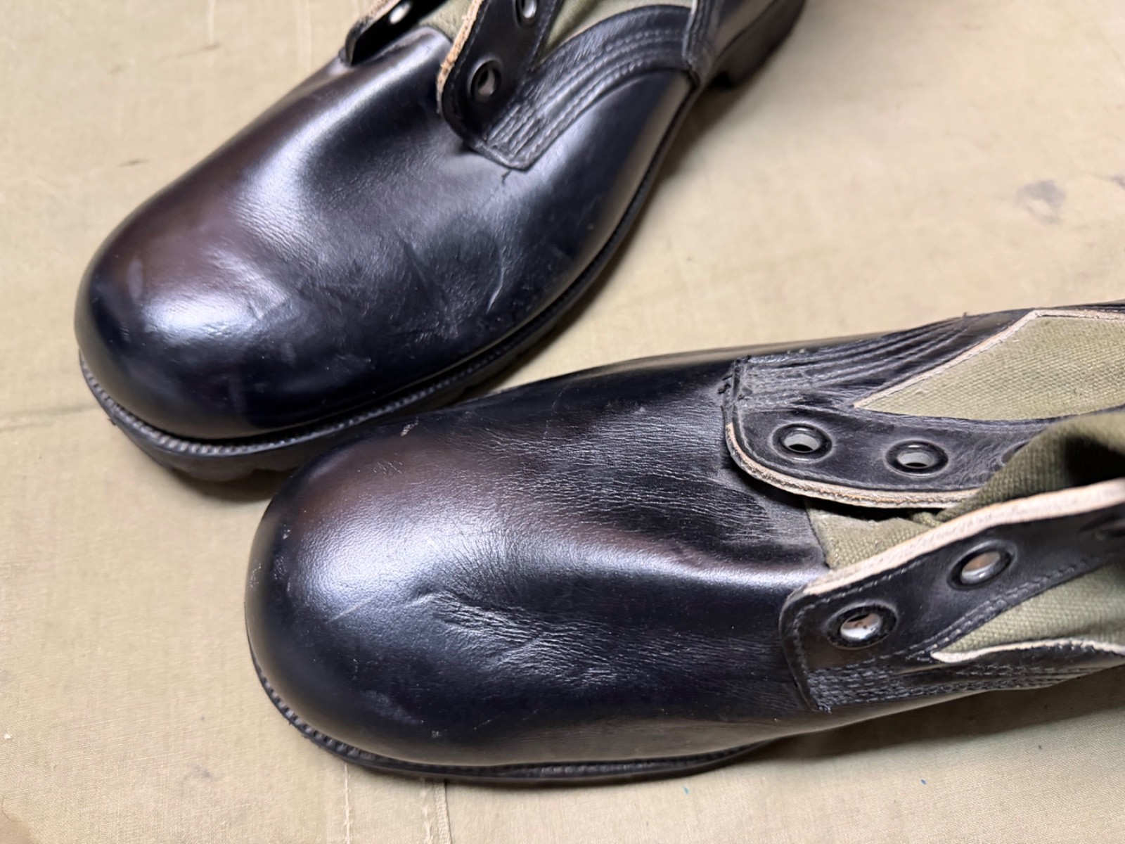 ORIGINAL VIETNAM WAR US ARMY INFANTRY JUNGLE BOOTS, SIZE 12, 1966