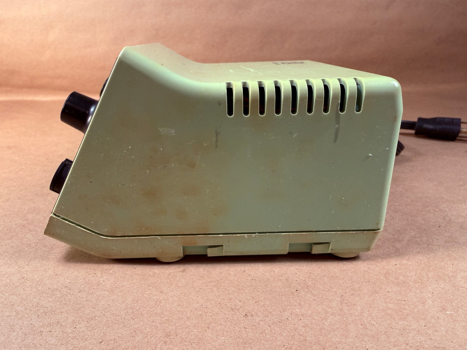 WELLER DEC1001 Electrostatic Dissipative Dual SOLDERING POWER STATION - TESTED