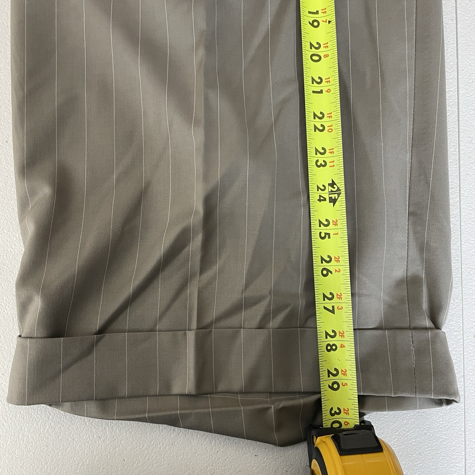 Giorgio Fiorelli Uomo 2 Piece Suit Mens 50L 42x29 Beige Striped Polyester Peak