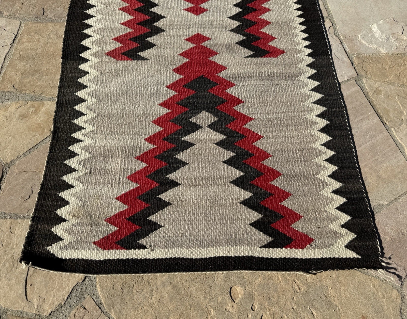 AUTHENTIC NAVAJO CABIN RUG c1920’s 60”X 32” XLNT NATIVE AMERICAN TIGHT WEAVING